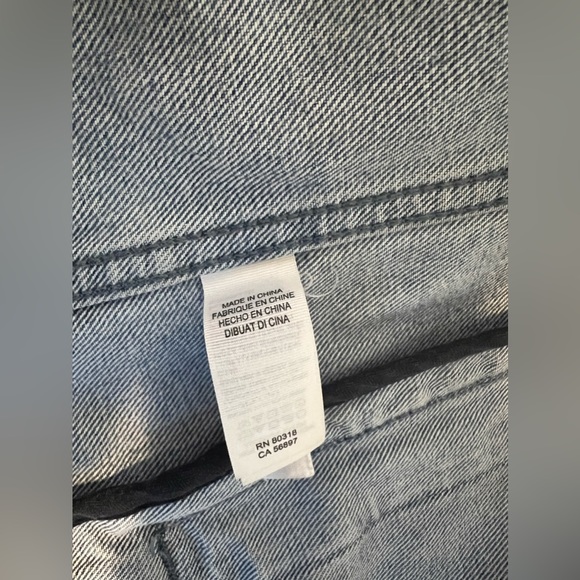 [SOLD] LUCKY BRAND Light Wash Denim Jacket - Picture 4 of 5
